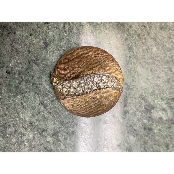 Vintage CARNEGIE deco Style Pave Gold-tone Clip On Earrings - Picture 16 of 16